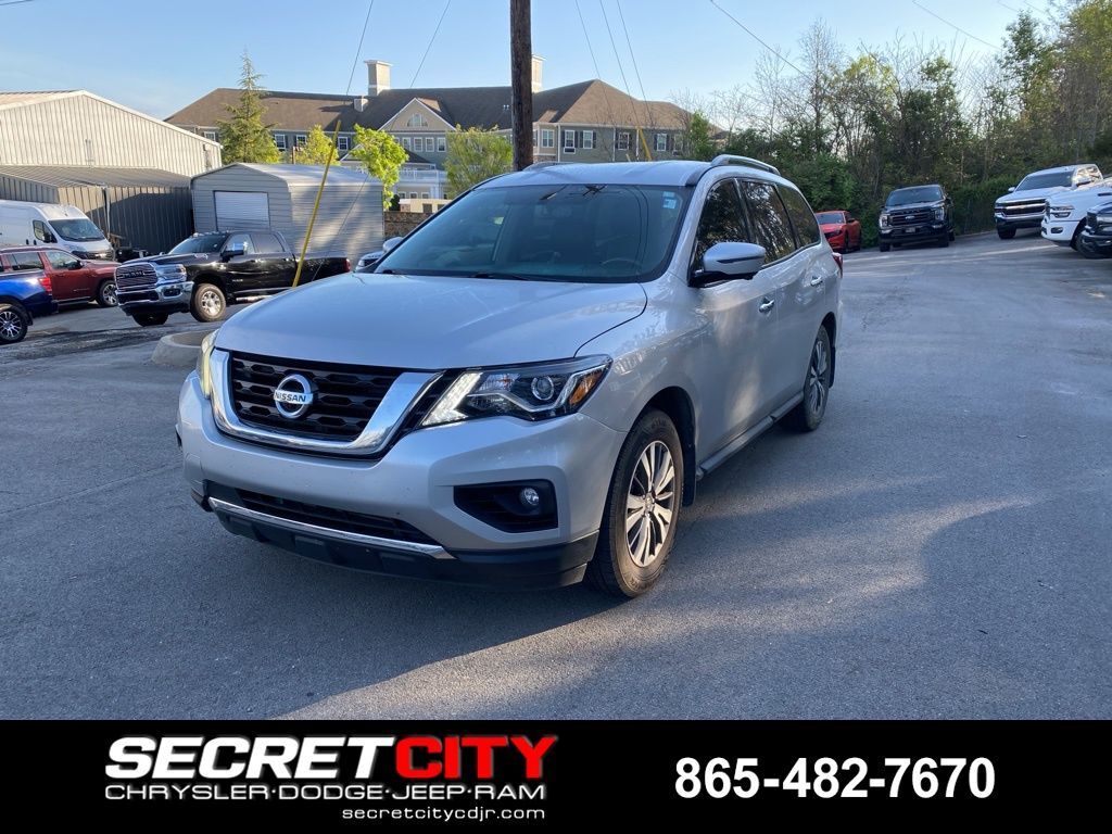 2017 NISSAN Pathfinder