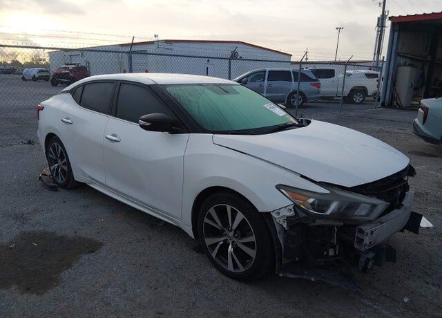 2017 NISSAN Maxima