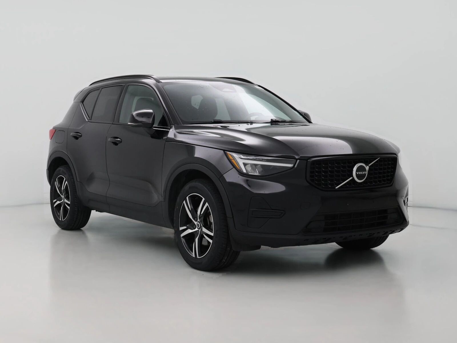 2024 VOLVO XC40