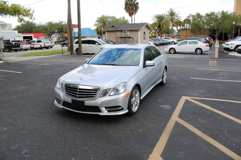 2013 MERCEDES-BENZ E-Class