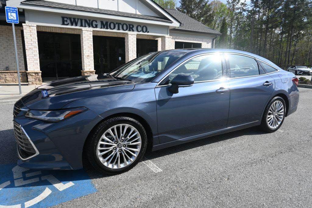 2019 TOYOTA Avalon