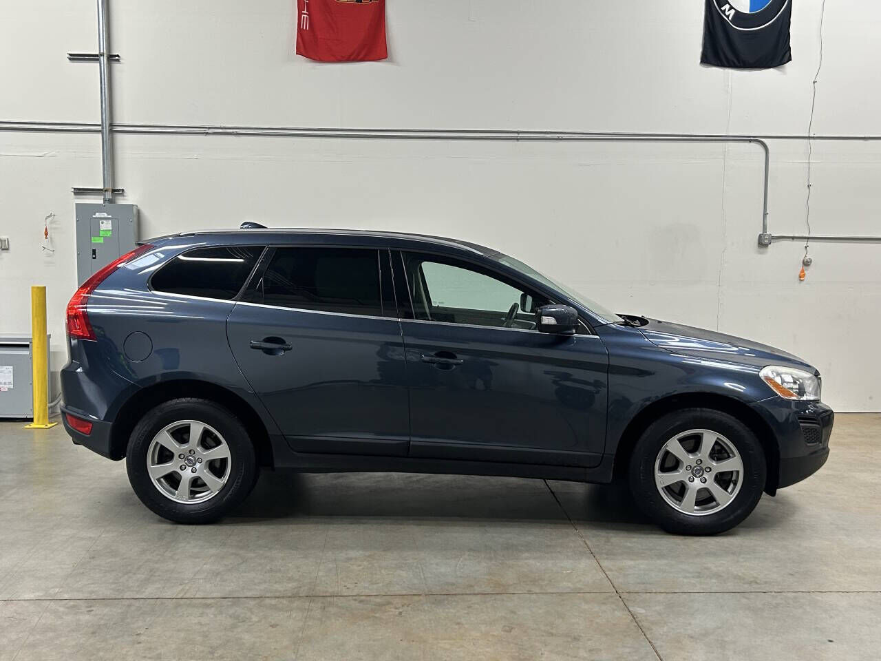 2011 VOLVO XC60