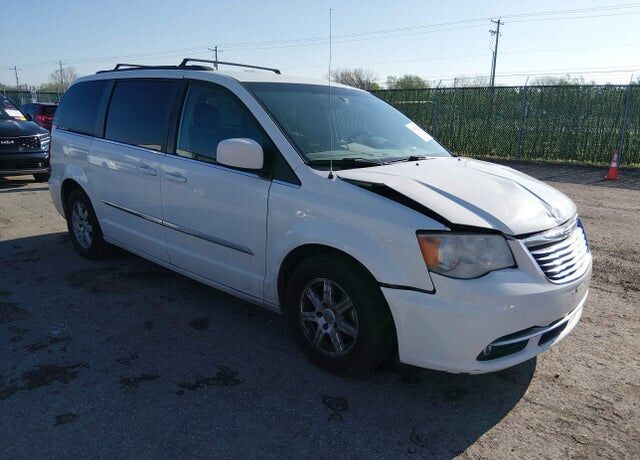2012 CHRYSLER Town and Country
