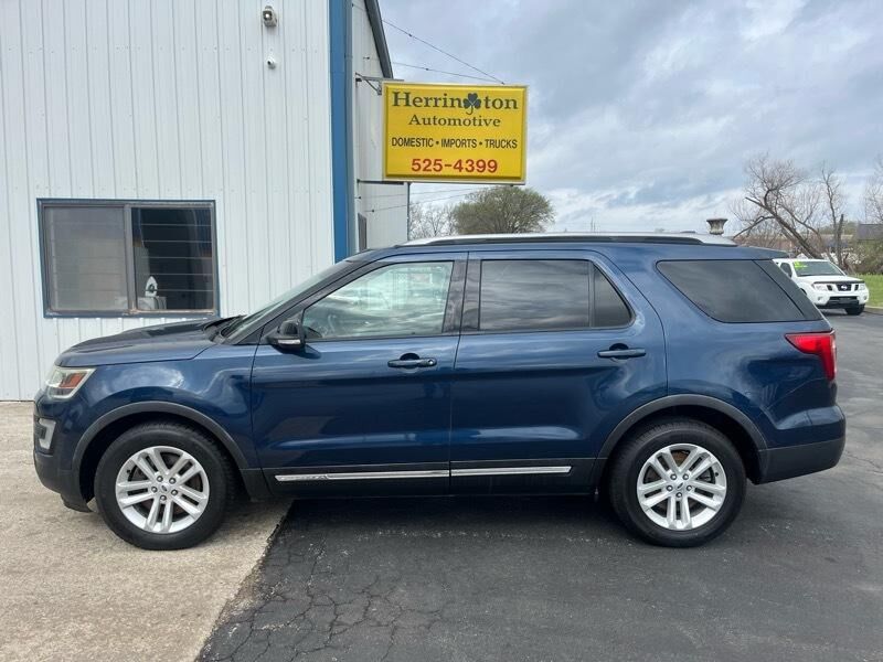 2017 FORD Explorer