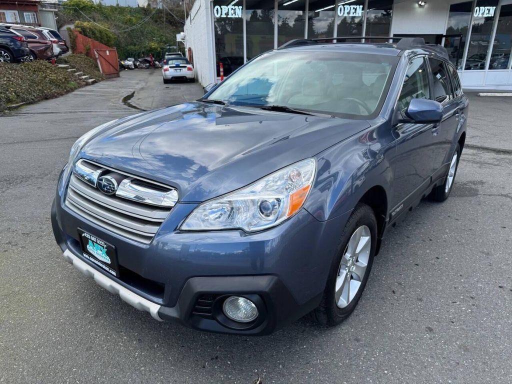 2013 SUBARU Outback