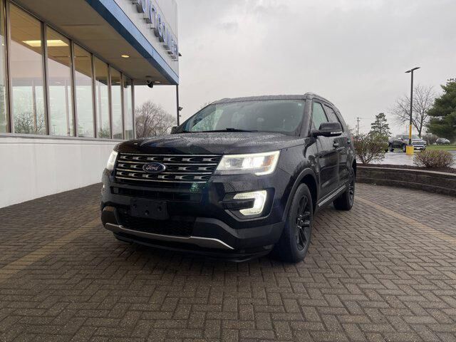 2017 FORD Explorer