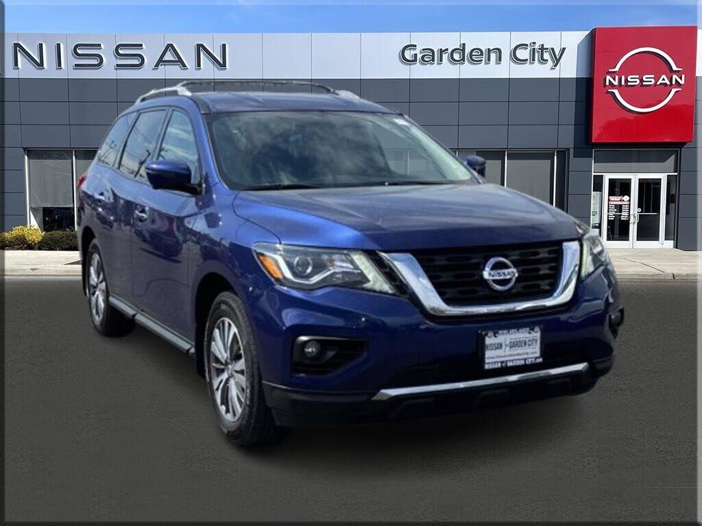 2020 NISSAN Pathfinder