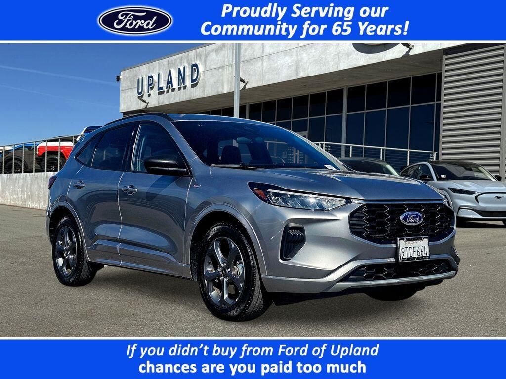 2024 FORD Escape