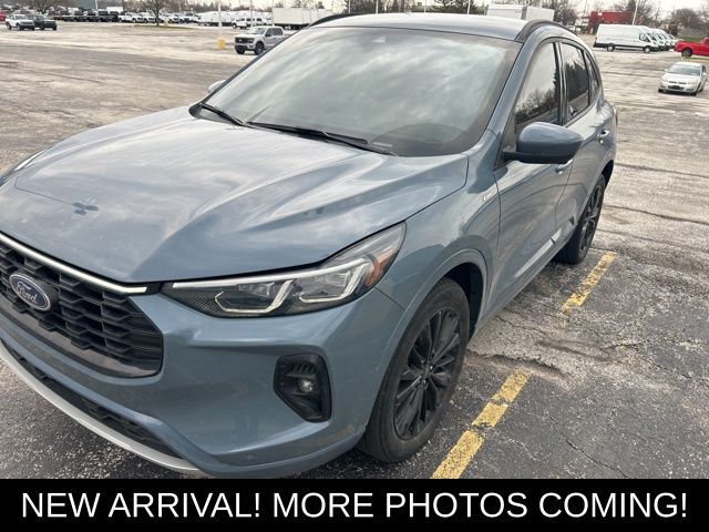 2023 FORD Escape