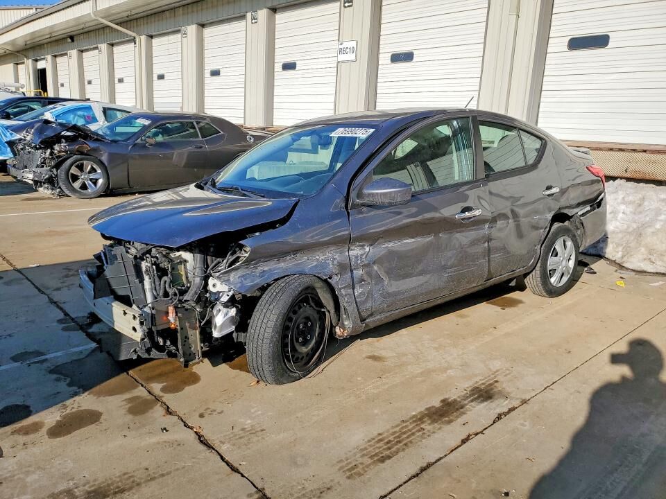 2019 NISSAN Versa