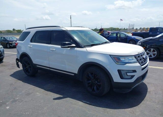 2017 FORD Explorer
