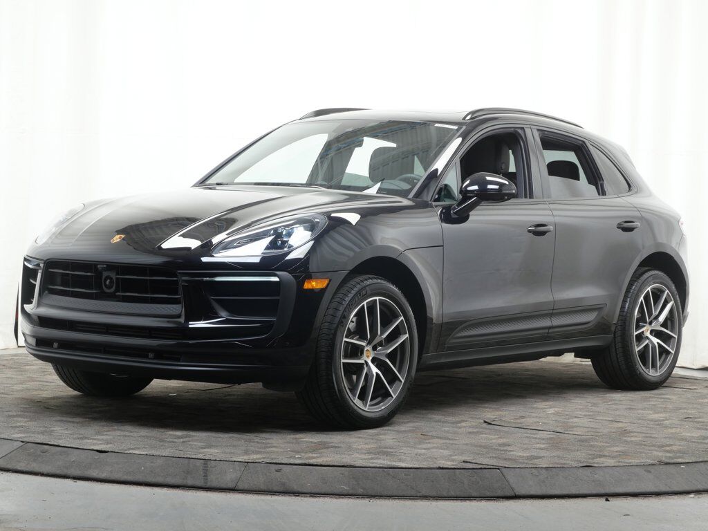 2026 PORSCHE Macan