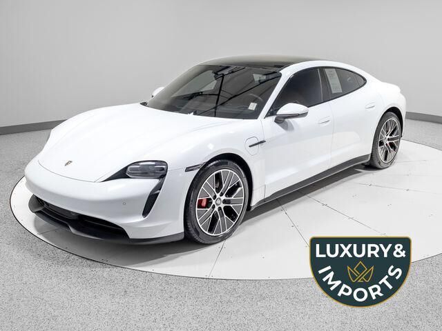 2022 PORSCHE Taycan