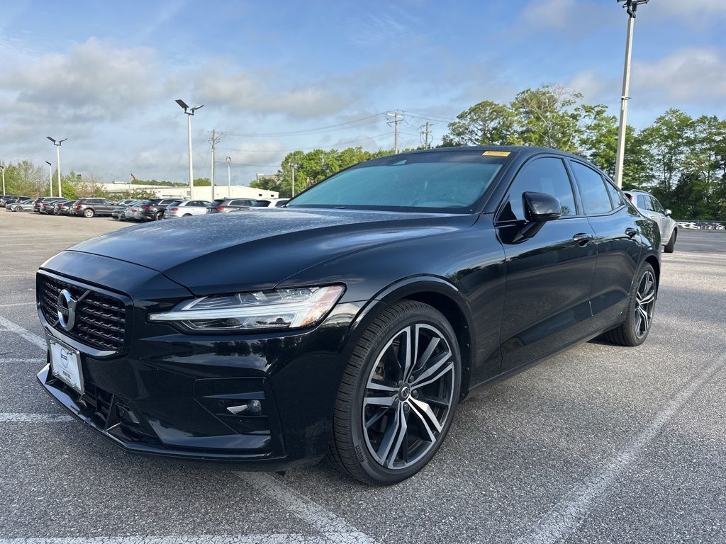 2021 VOLVO S60