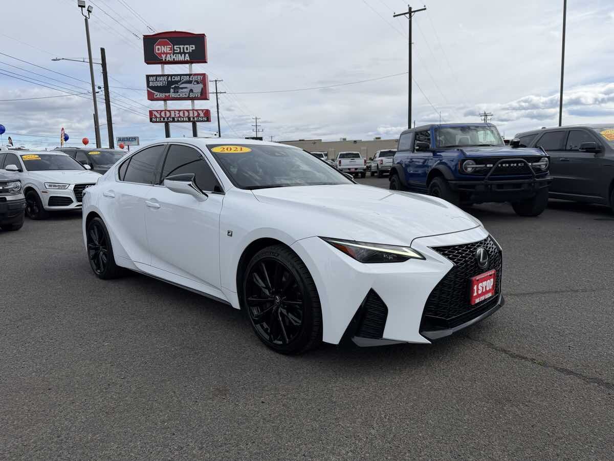 2021 LEXUS IS
