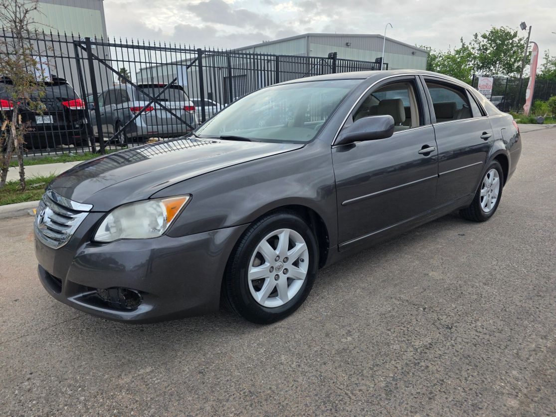 2010 TOYOTA Avalon