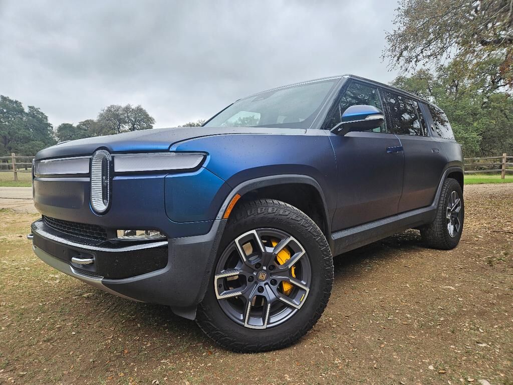 2023 RIVIAN R1S