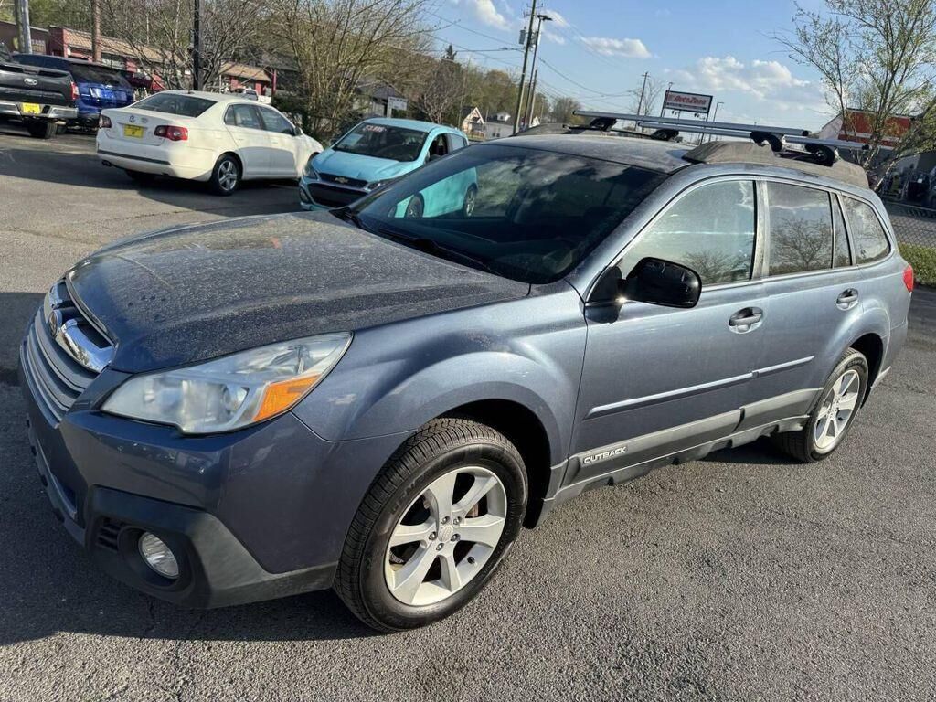 2013 SUBARU Outback