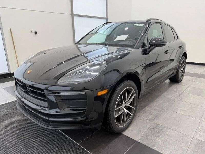 2025 PORSCHE Macan