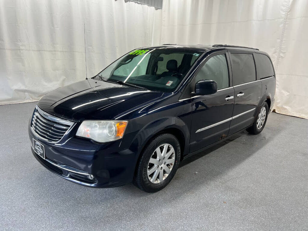 2011 CHRYSLER Town and Country