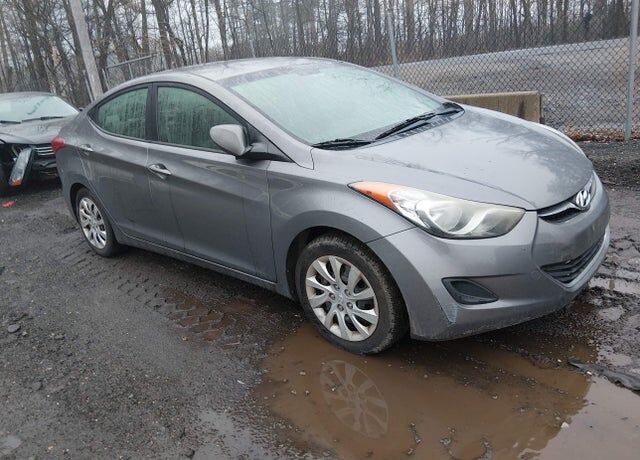2012 HYUNDAI Elantra