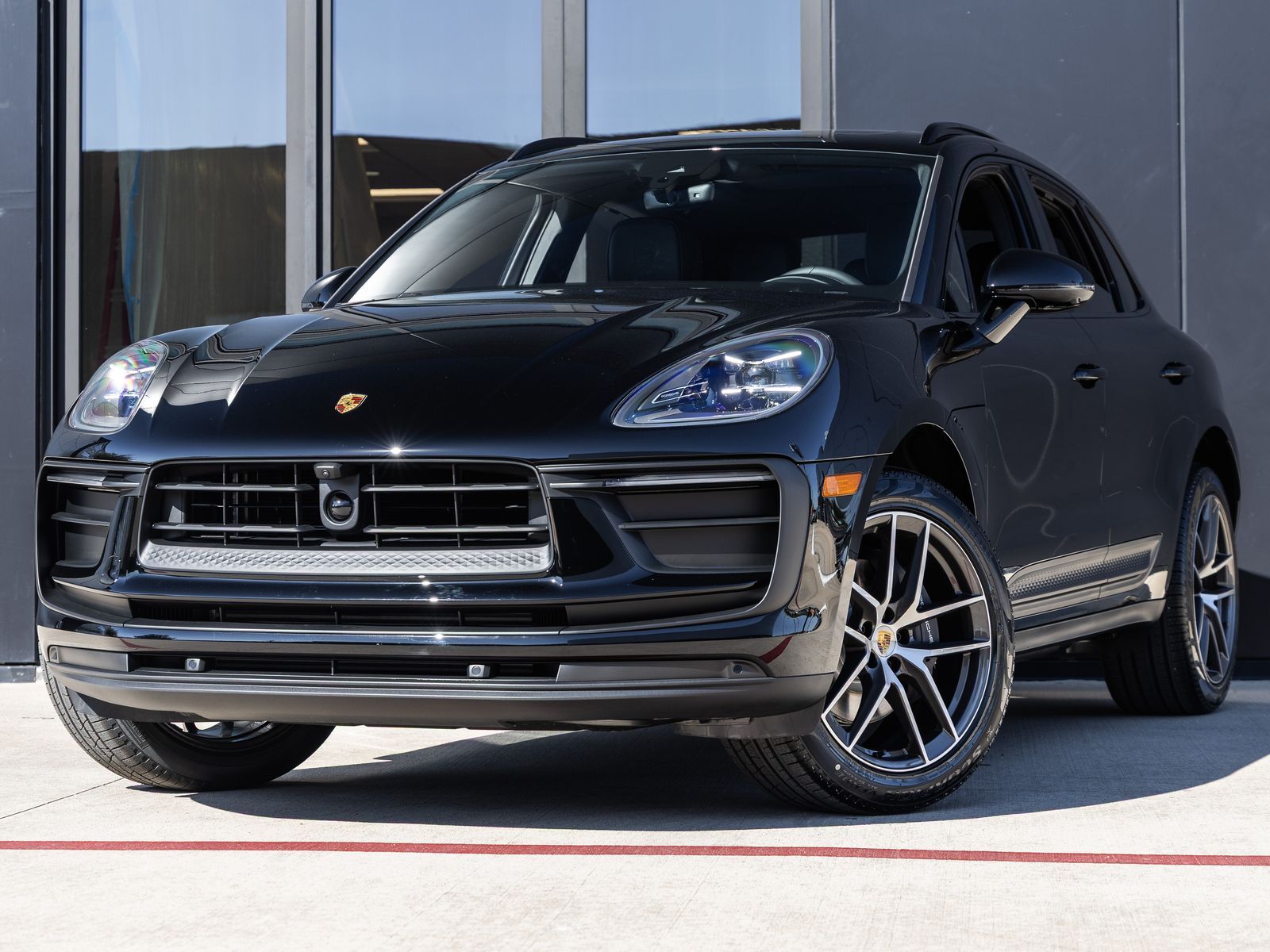 2026 PORSCHE Macan