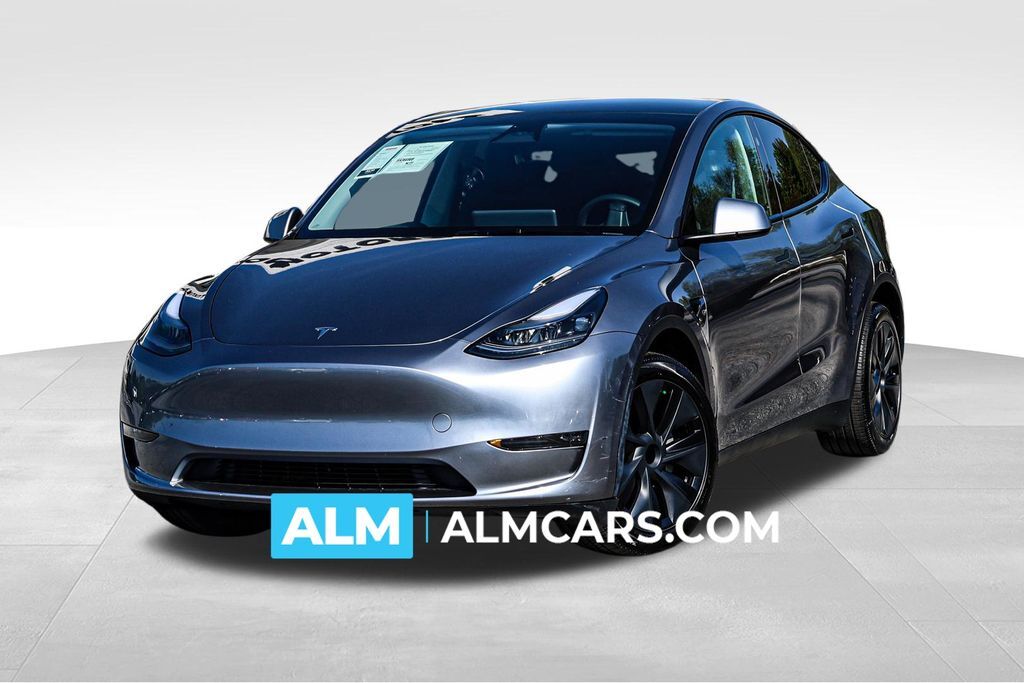2025 TESLA Model Y
