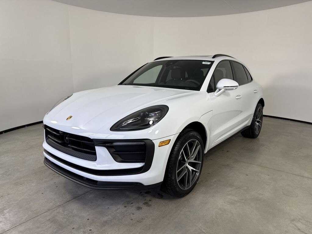 2026 PORSCHE Macan