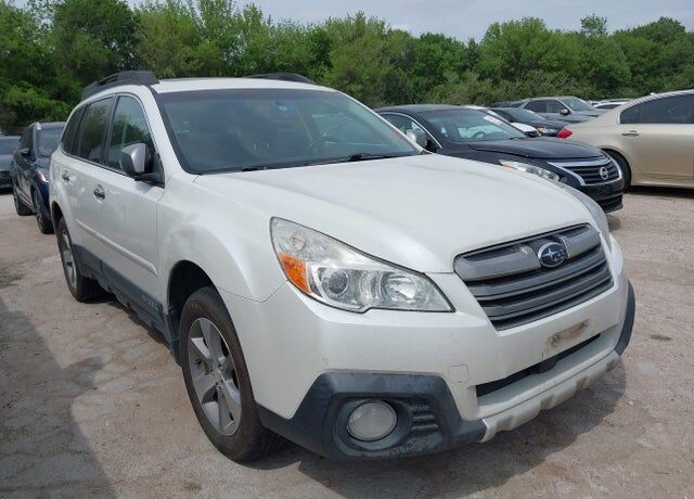 2013 SUBARU Outback