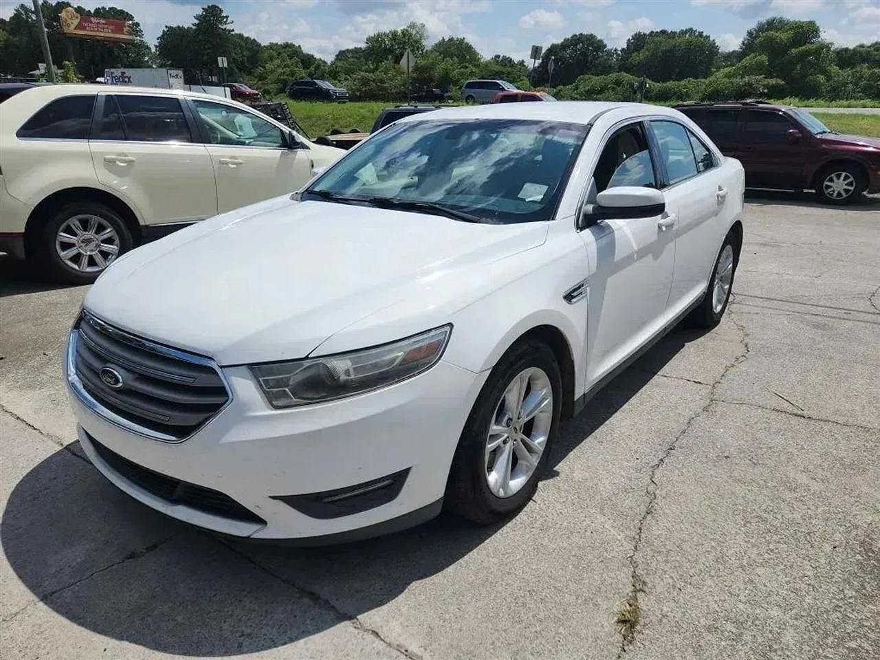 2013 FORD Taurus