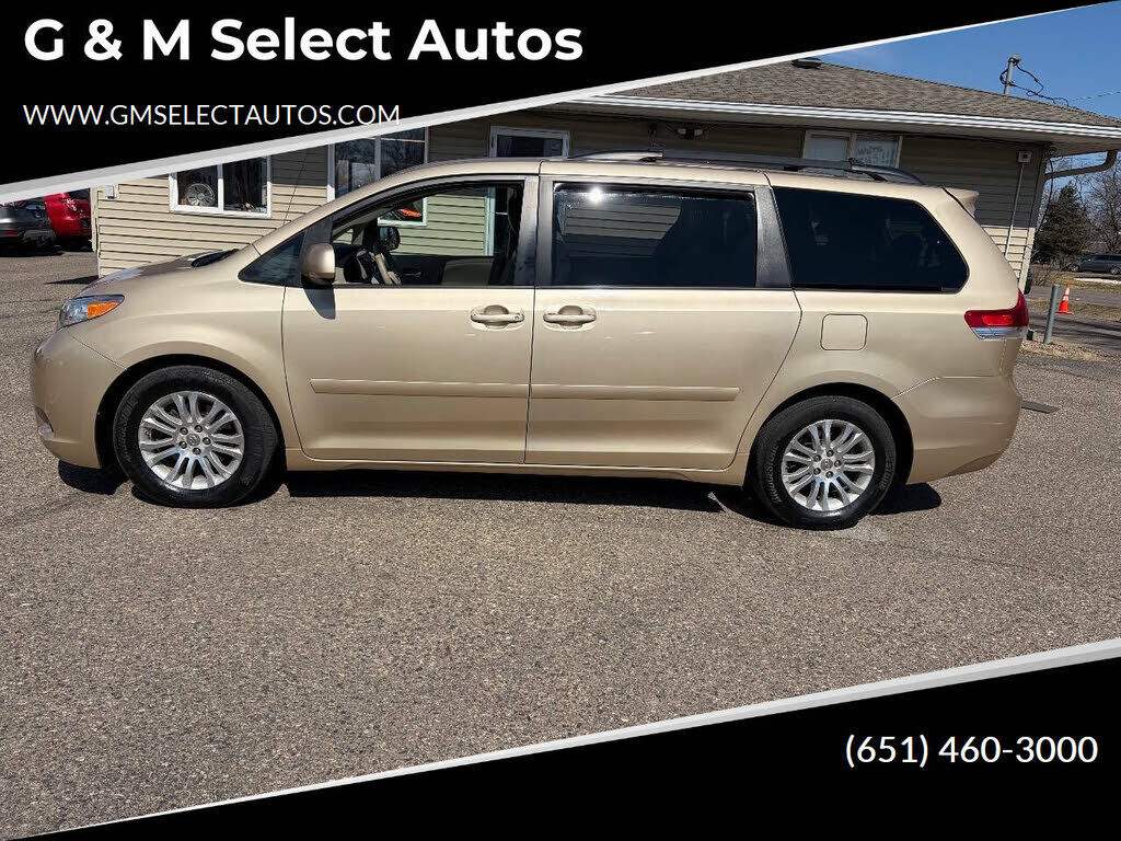 2012 TOYOTA Sienna