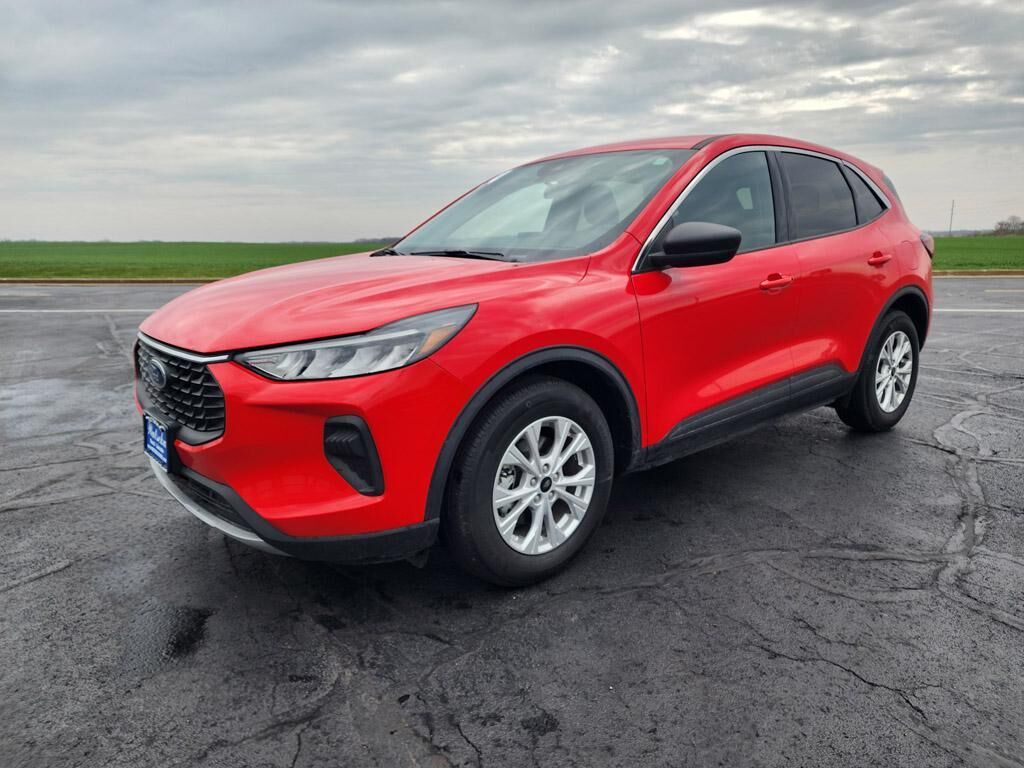 2024 FORD Escape