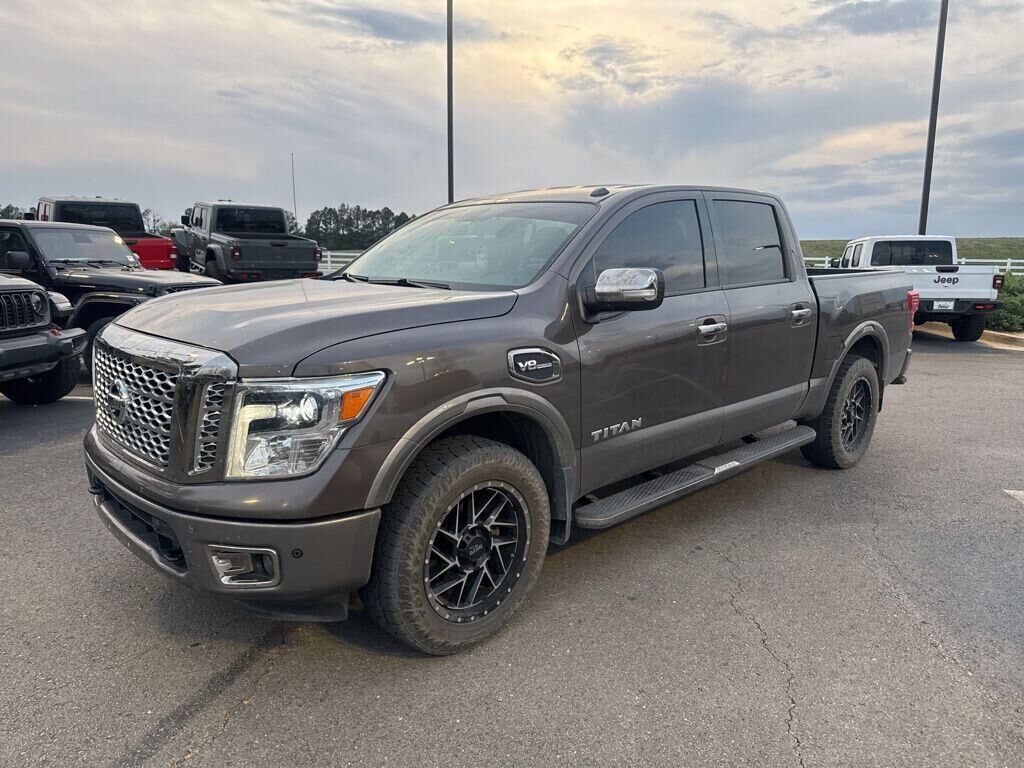 2017 NISSAN Titan
