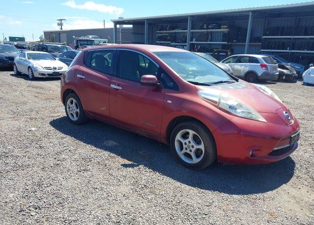 2011 NISSAN Leaf