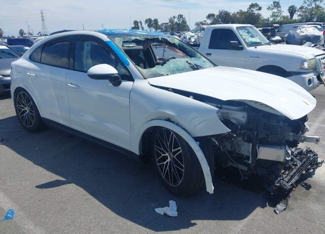 2024 PORSCHE Cayenne