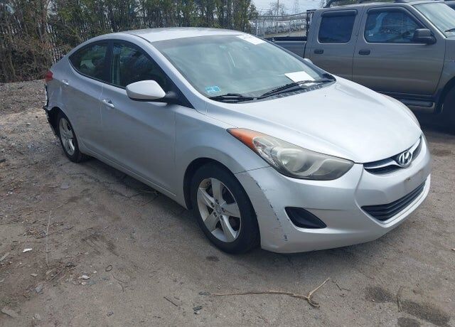 2011 HYUNDAI Elantra