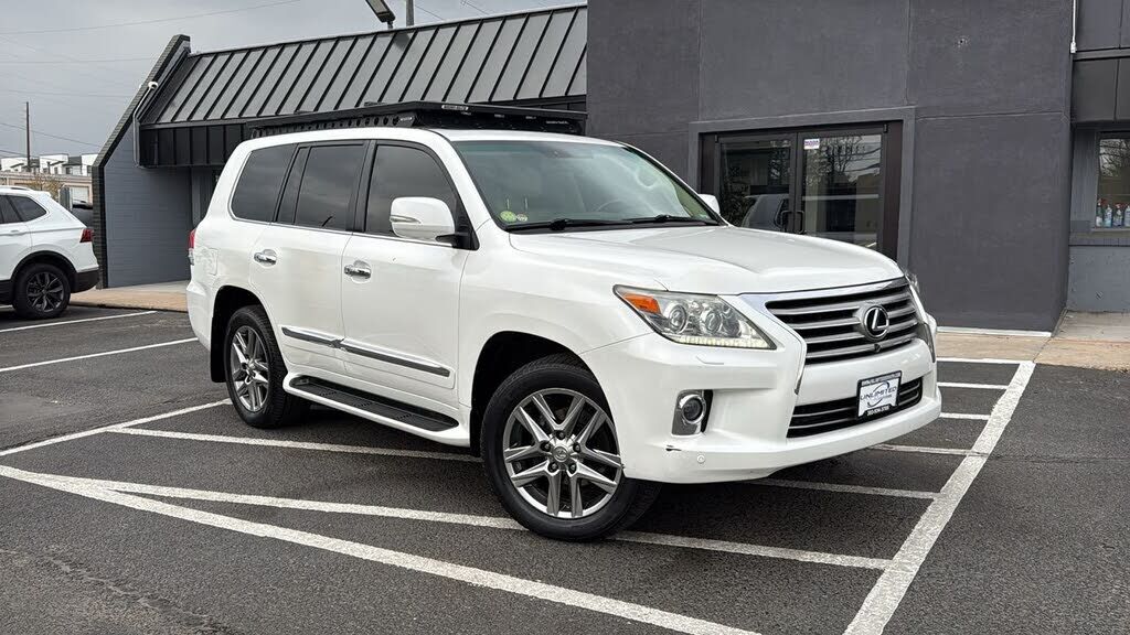 2013 LEXUS LX