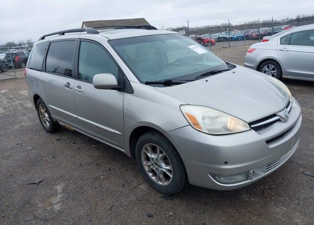2004 TOYOTA Sienna