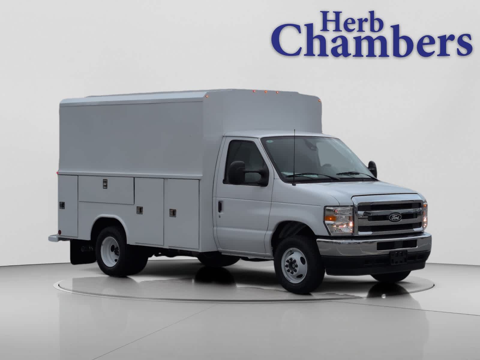 2026 FORD E-350