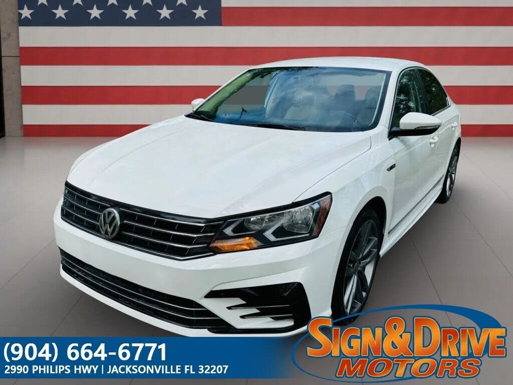 2017 VOLKSWAGEN Passat