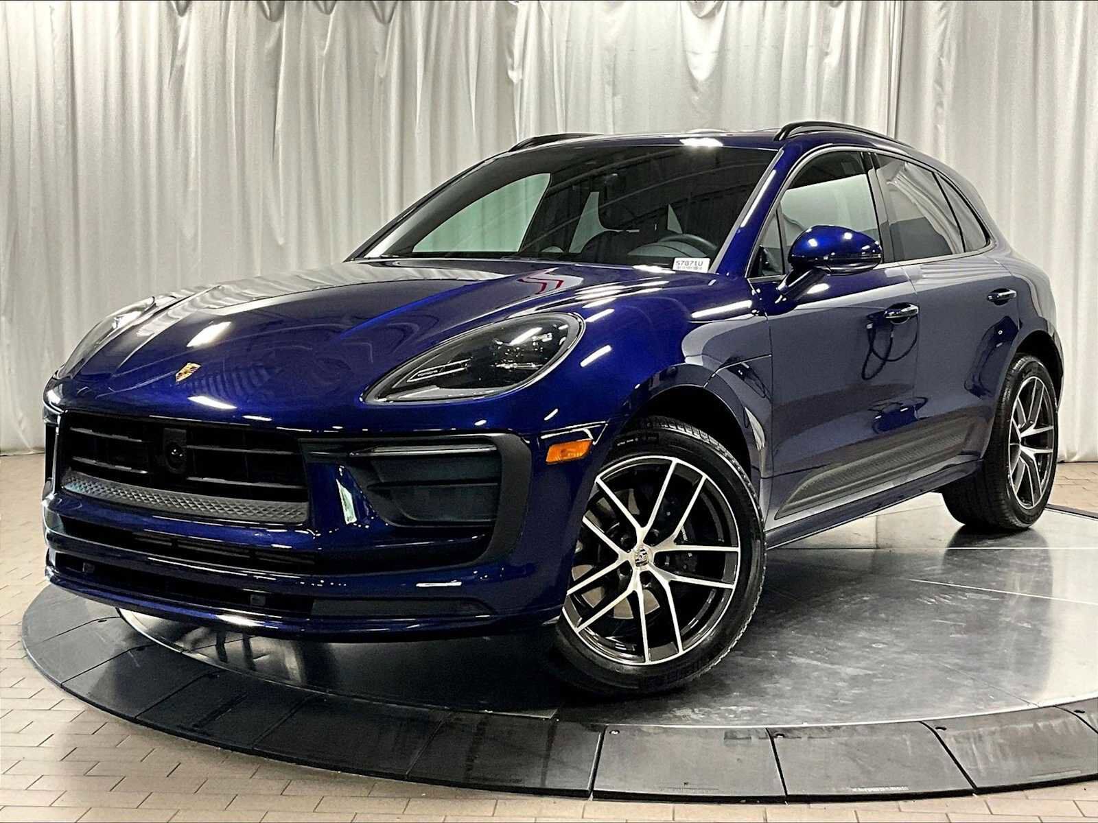2025 PORSCHE Macan