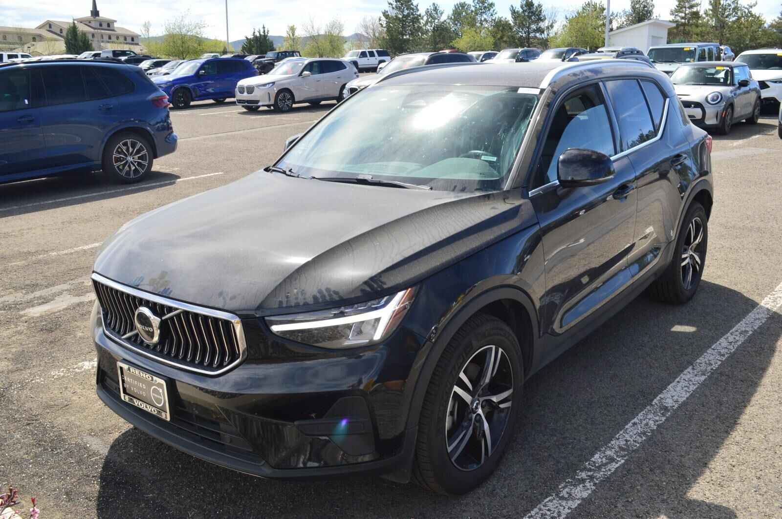 2025 VOLVO XC40