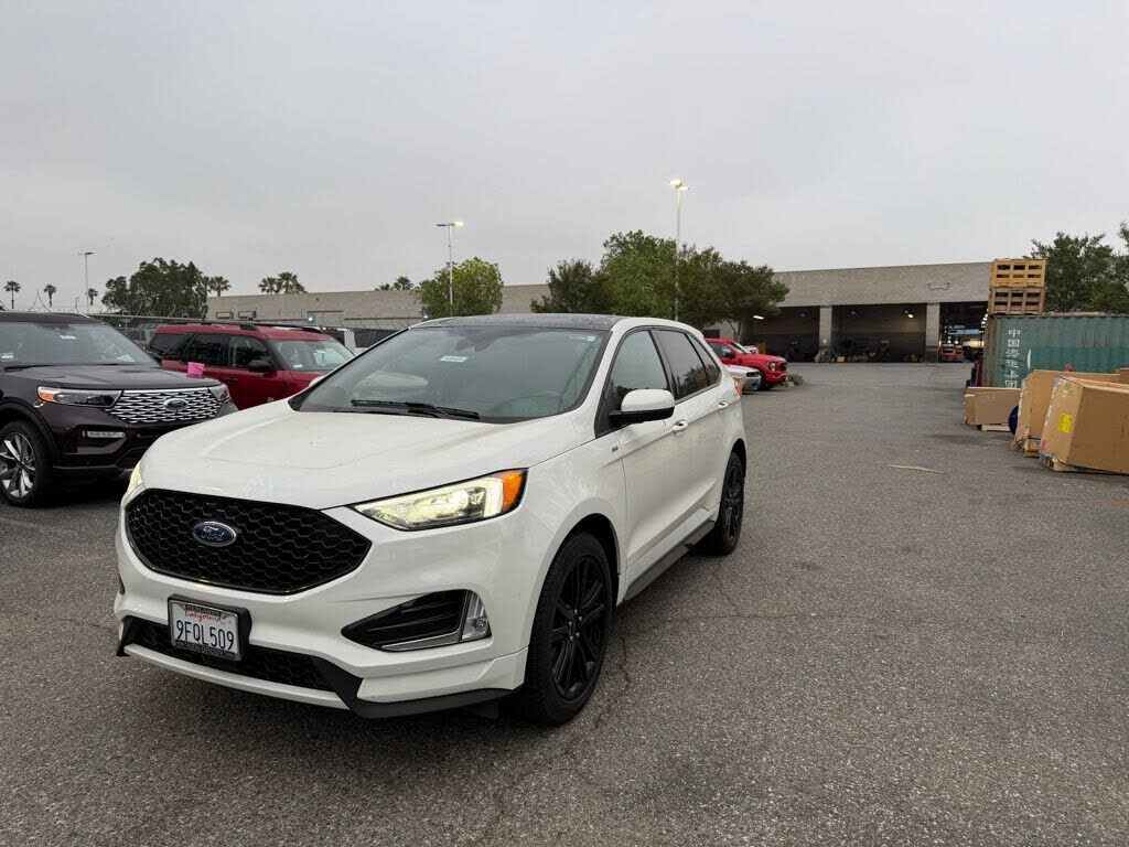 2022 FORD Edge
