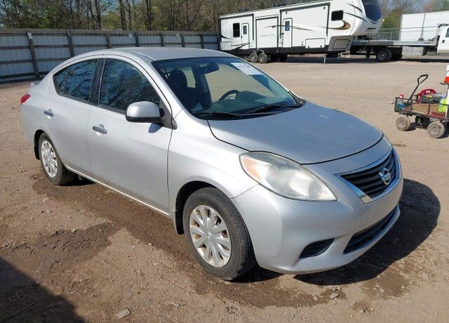 2014 NISSAN Versa