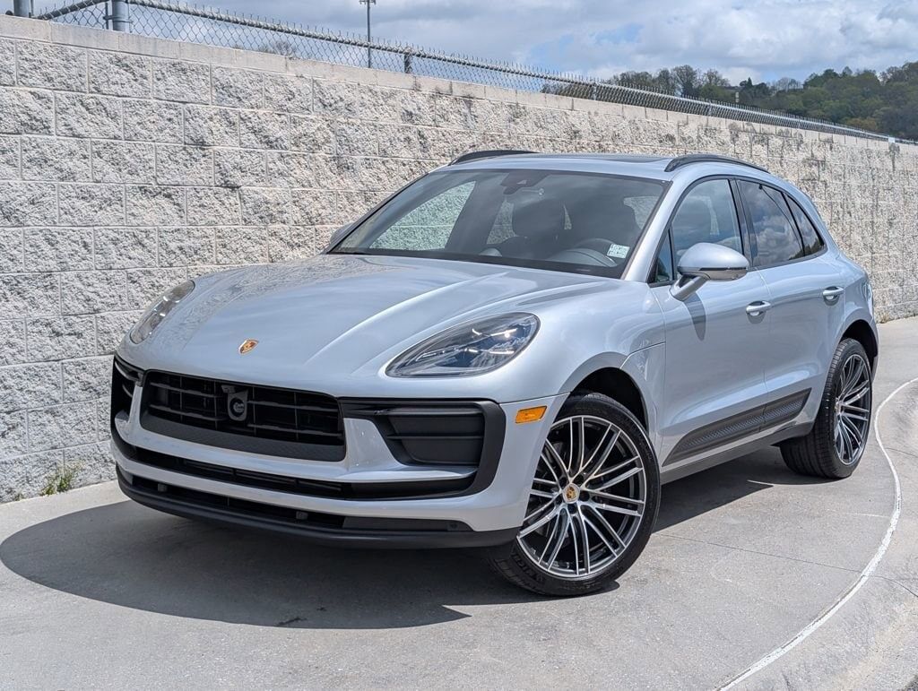 2026 PORSCHE Macan