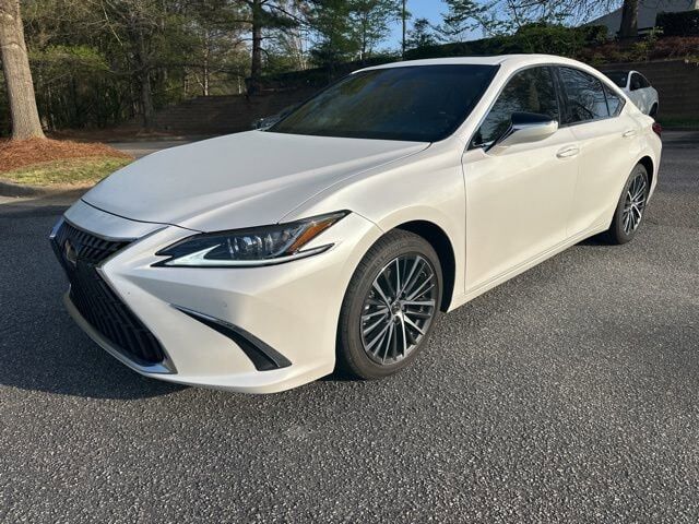 2024 LEXUS ES