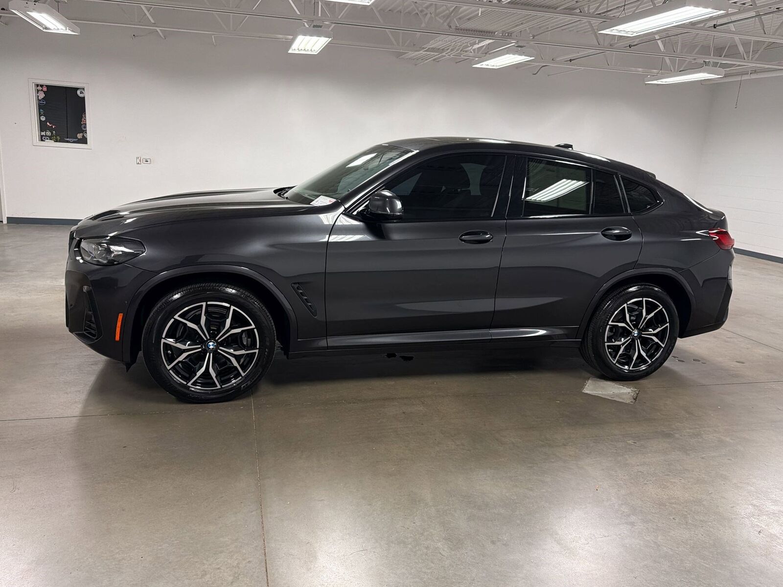 2023 BMW X4
