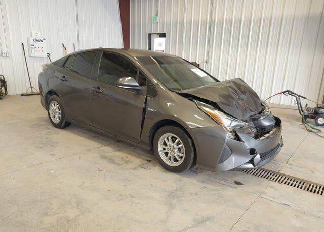 2016 TOYOTA PRIUS