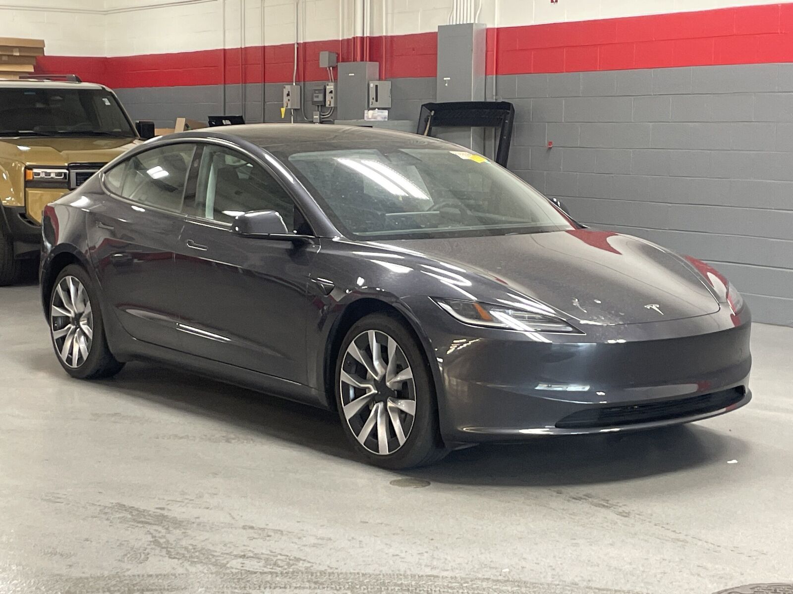 2025 TESLA Model 3