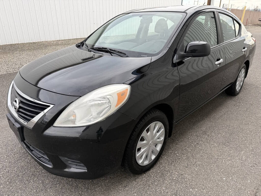 2012 NISSAN Versa